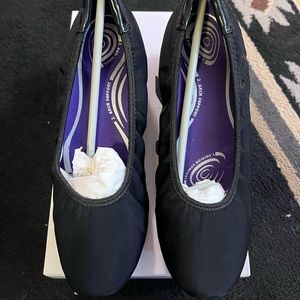 New in box black 8.5 M Anne Klein Sport.